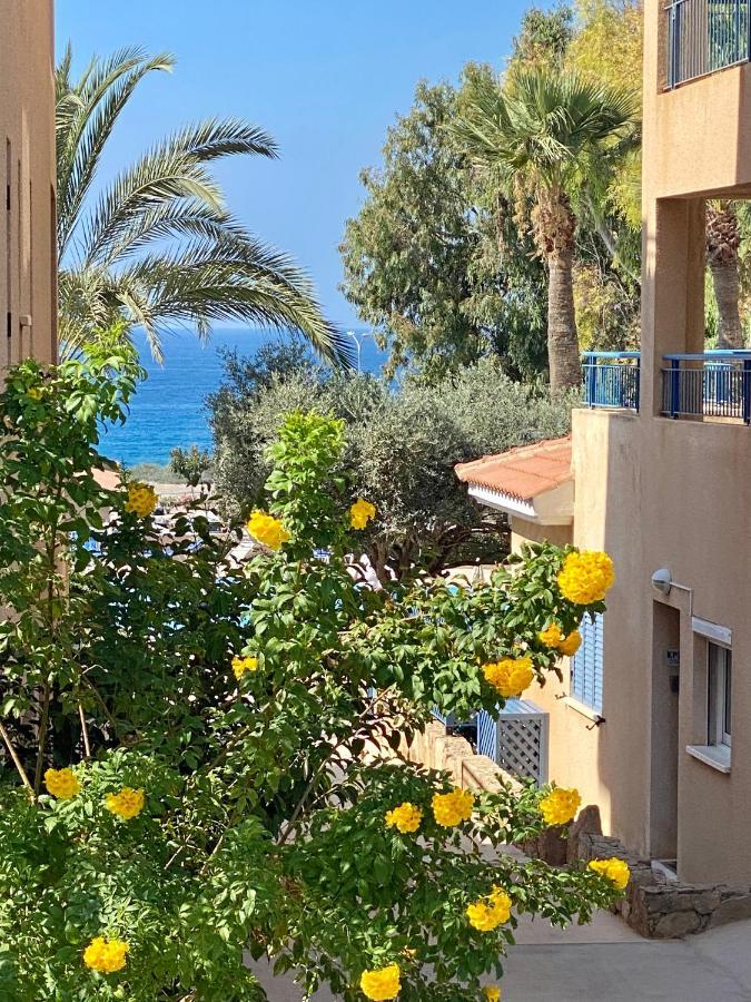 Beautiful Apartment Near The Sea And A Large Private Garden Пафос Экстерьер фото
